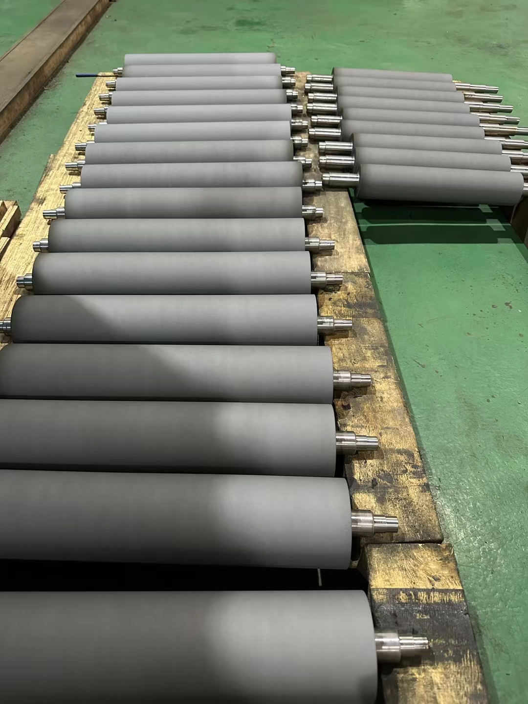 Ceramic anilox rollers